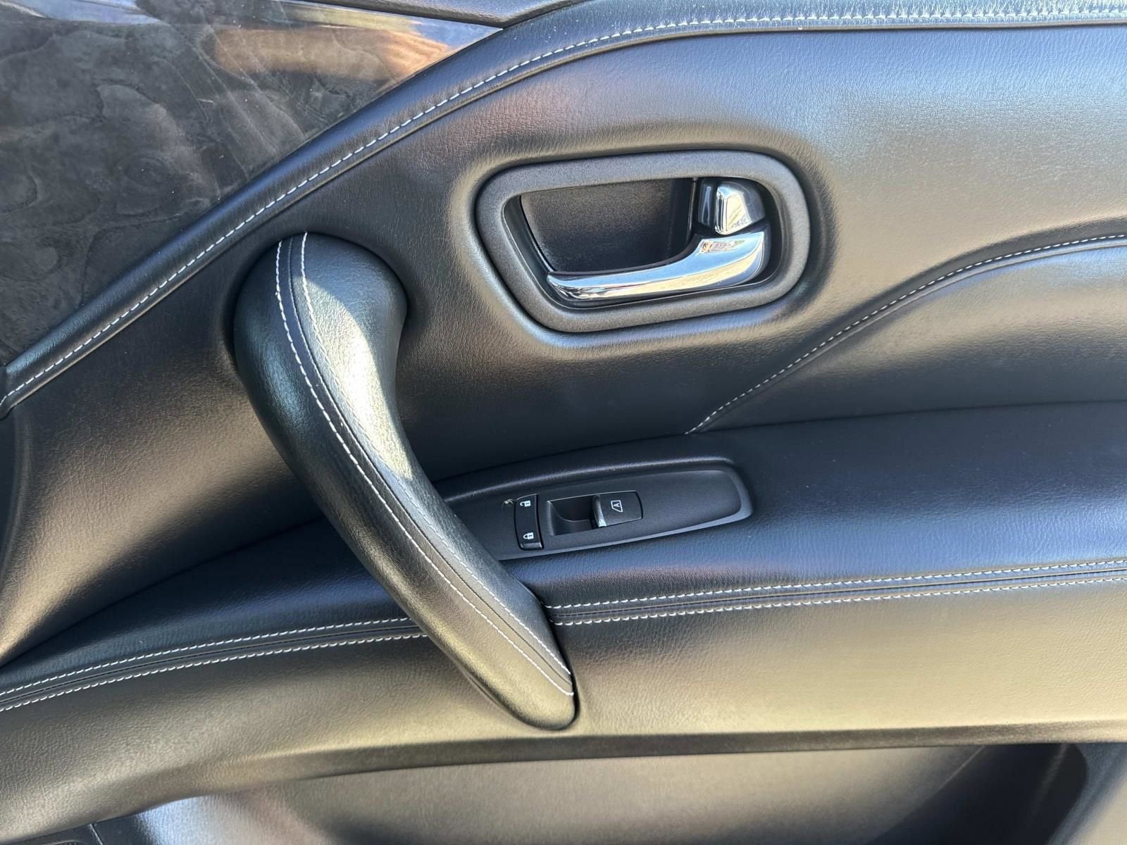 2023 INFINITI QX80 LUXE