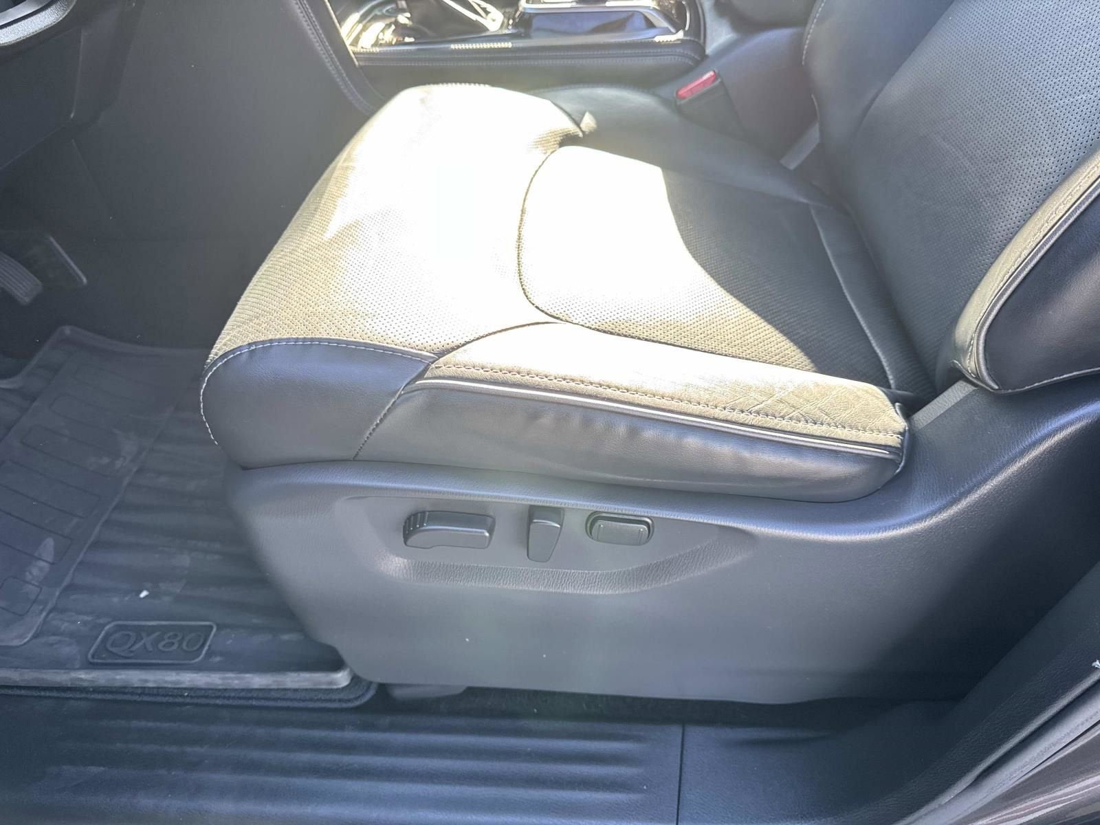 2023 INFINITI QX80 LUXE