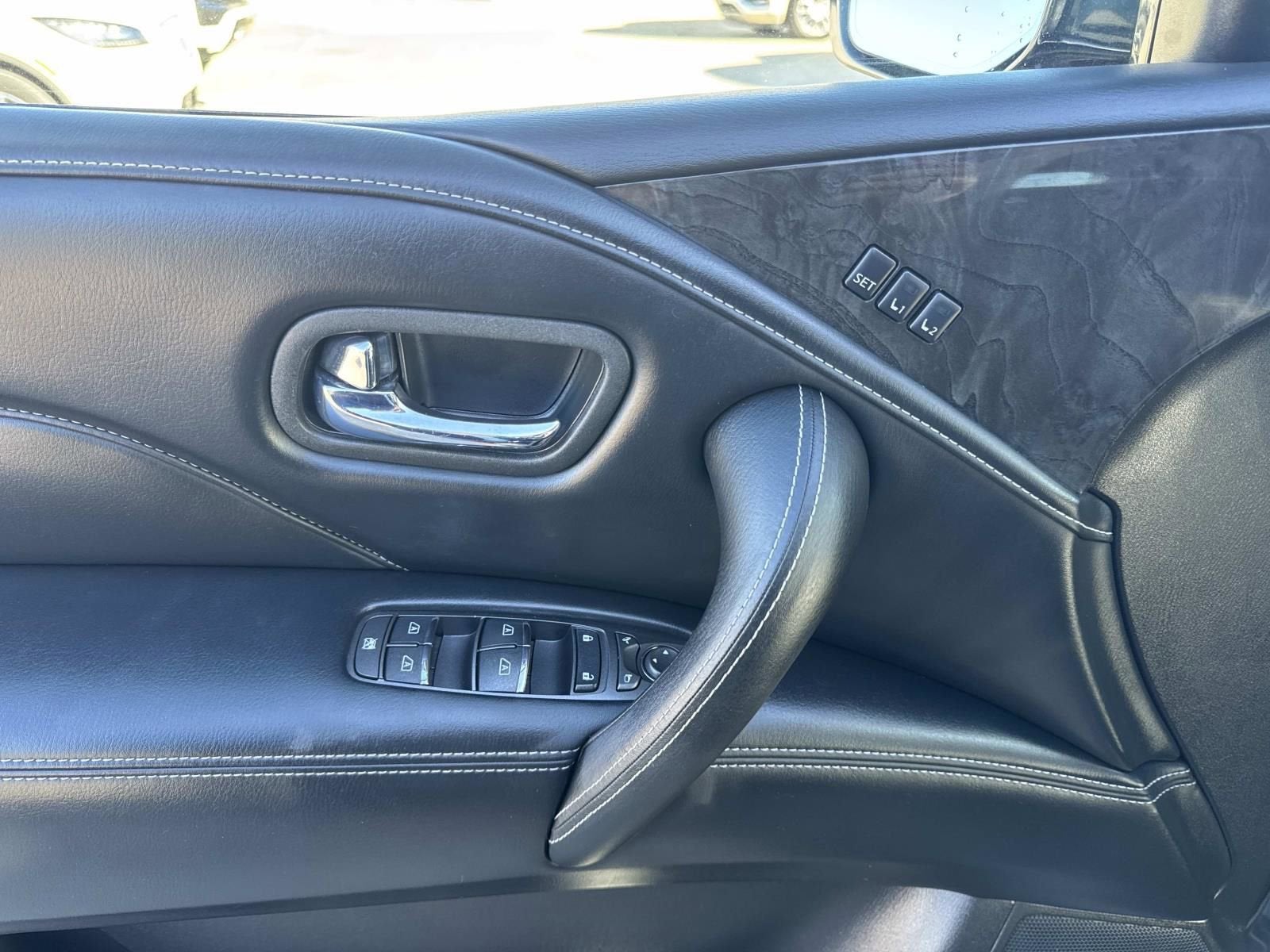 2023 INFINITI QX80 LUXE