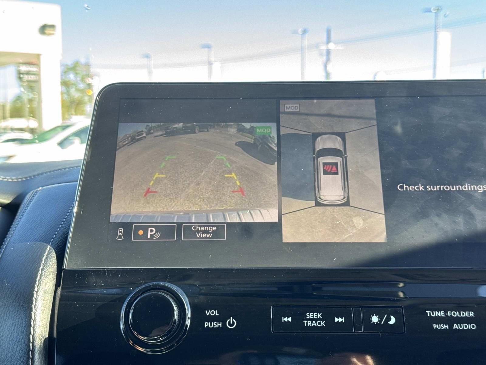 2023 INFINITI QX80 LUXE