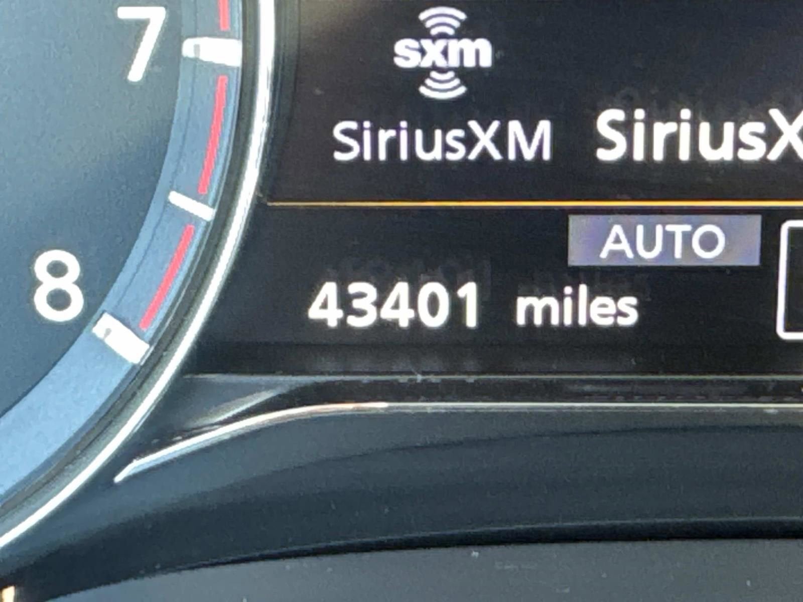 2023 INFINITI QX80 LUXE