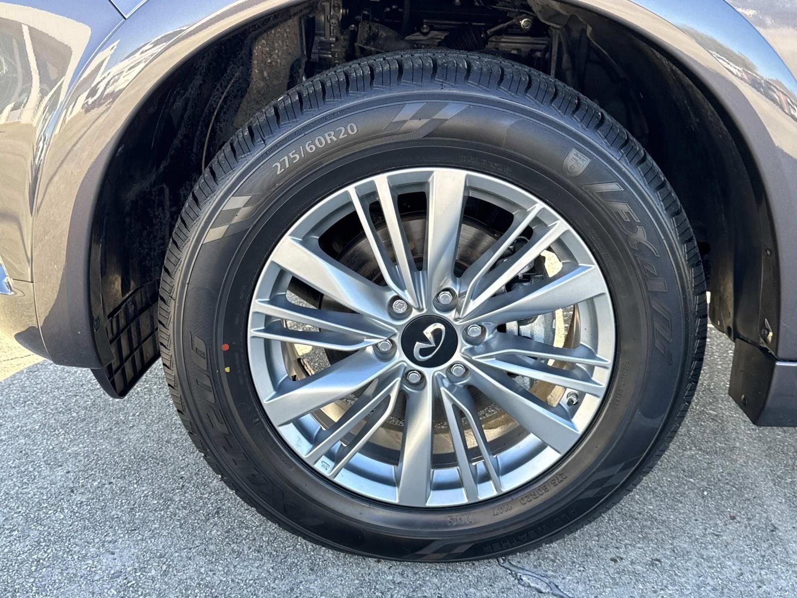 2023 INFINITI QX80 LUXE