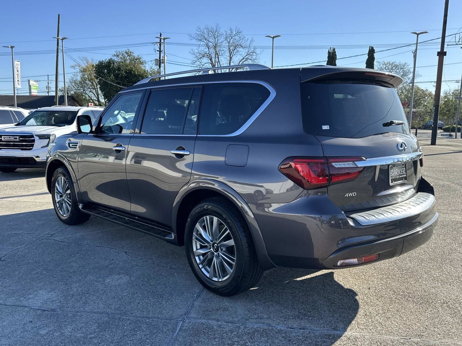 2023 INFINITI QX80 LUXE